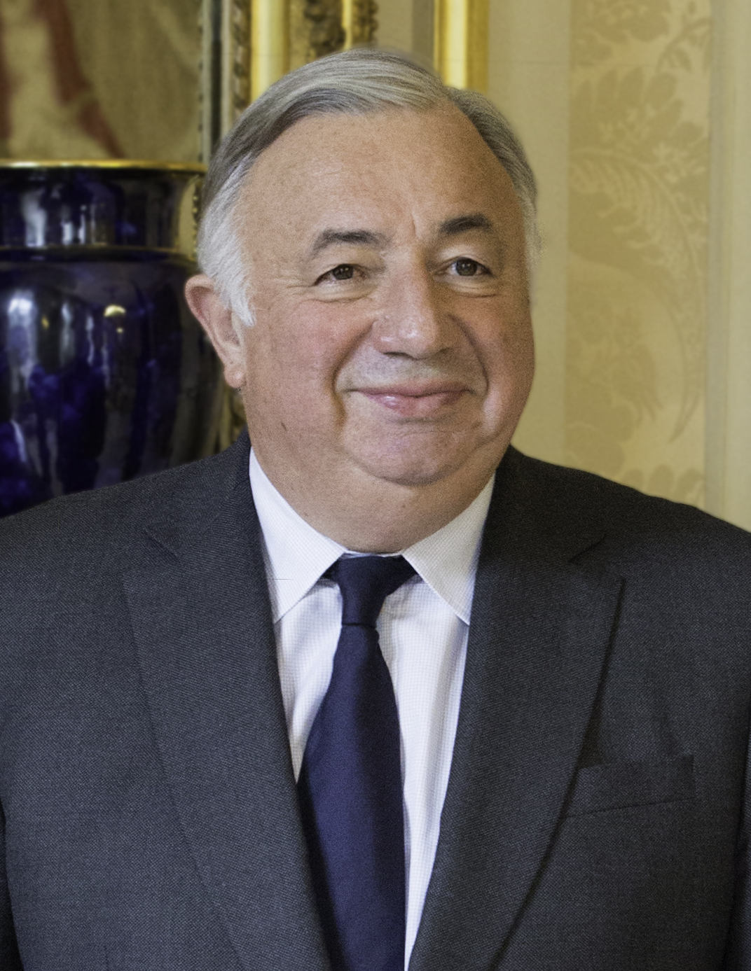 découvrez comment casalta, nouvellement élu, prend la présidence du sénat et les enjeux qu'il représente pour la politique française. suivez son parcours et ses objectifs pour un avenir prometteur.