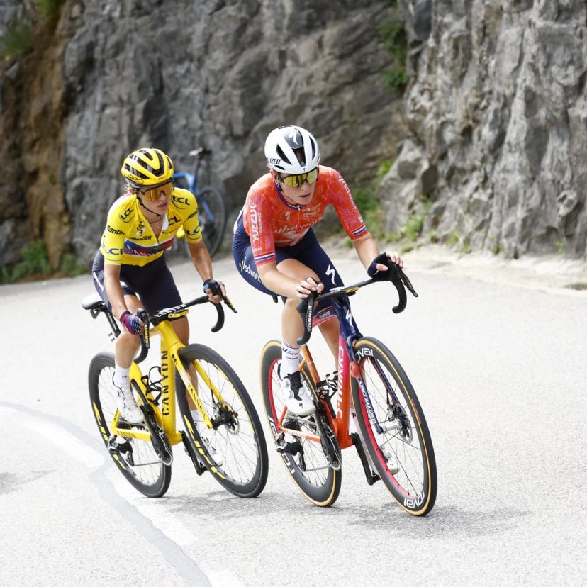 découvrez nos pronostics féminins pour le tour de france. analysez les performances des cyclistes, nos conseils d'experts et les tendances pour parier avec confiance sur les courses féminines. ne manquez rien des compétitions et préparez-vous à soutenir vos favorites avec nos insights détaillés.